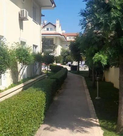 לינה וארוחת בוקר Aryam פאטהיה